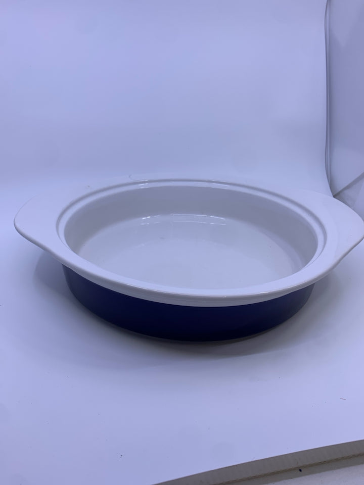 BLUE AND WHITE CASSEROLE DISH.