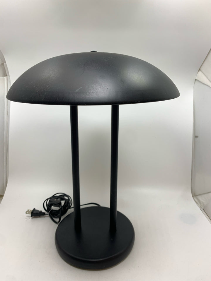BLACK DOME LAMP.