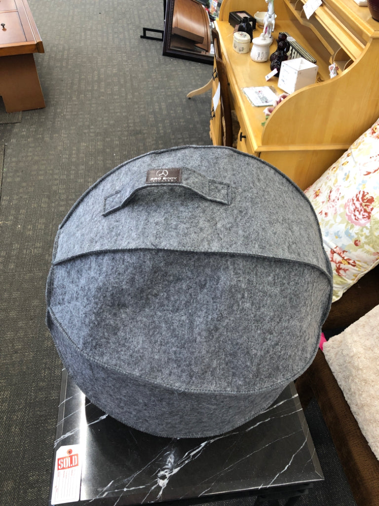 PROBODY GREY PILATES BALL + FELT COVER.