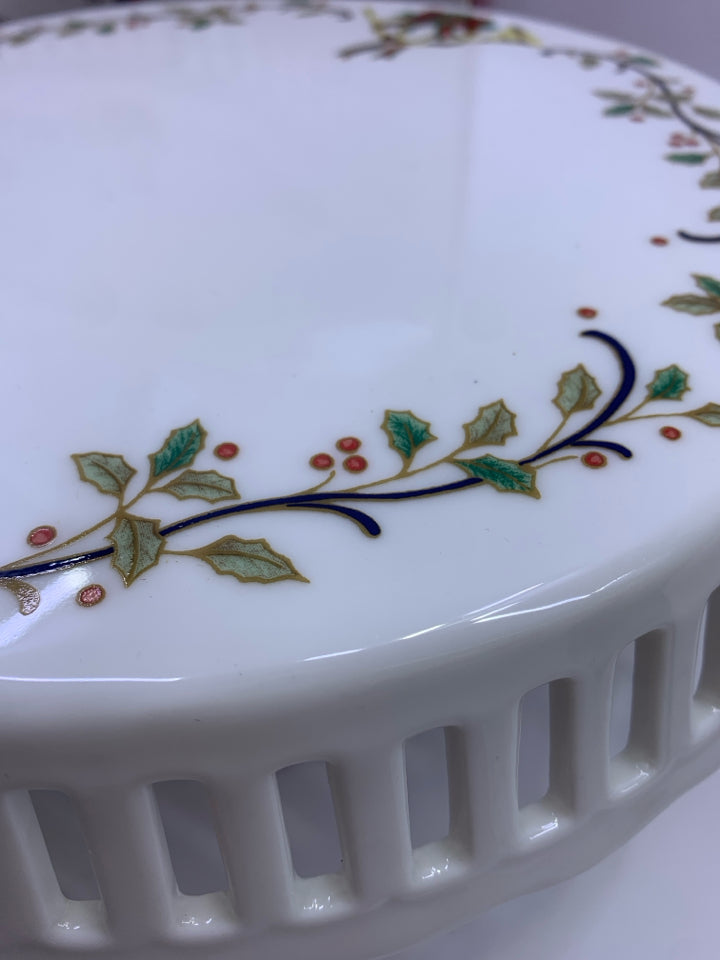 MIKASA HOLIDAY LACE CAKE PLATE W/ SERVER.