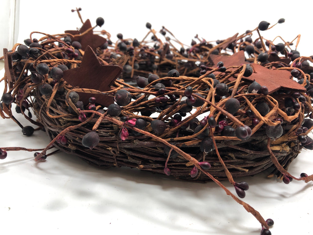 PRIMITIVE TWIG AND PIP BERRIES WREATH.