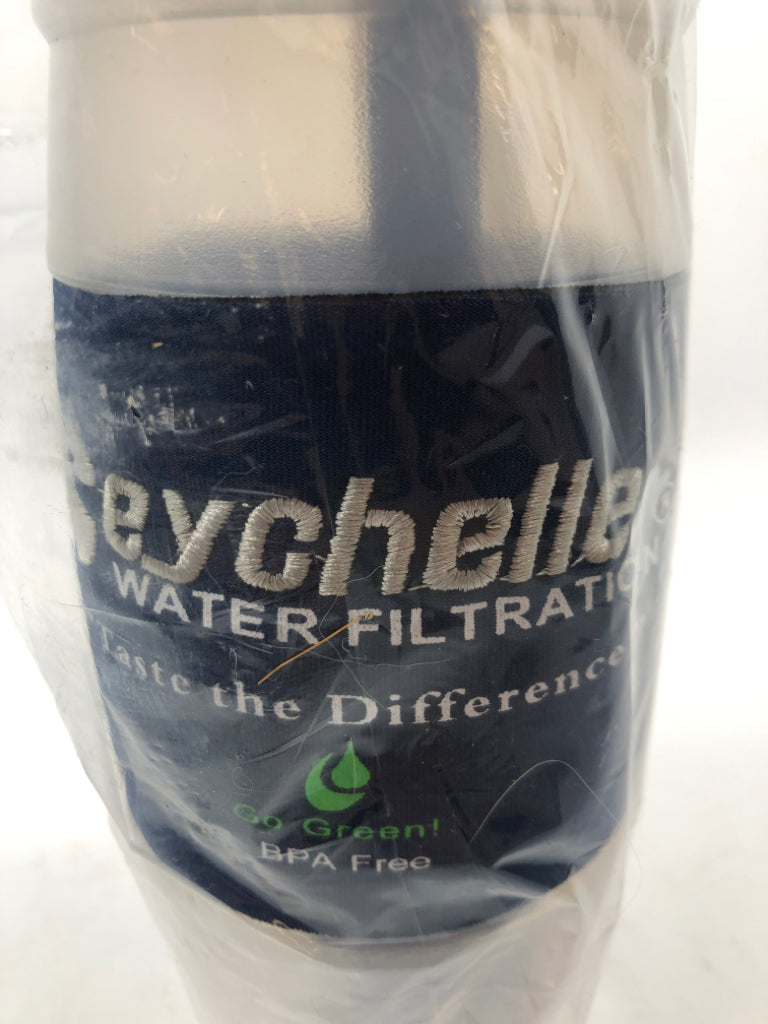 WATER FILTRATION WATER BOTTLE.