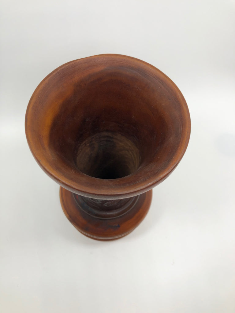LEAF CARVED WOOD VASE.