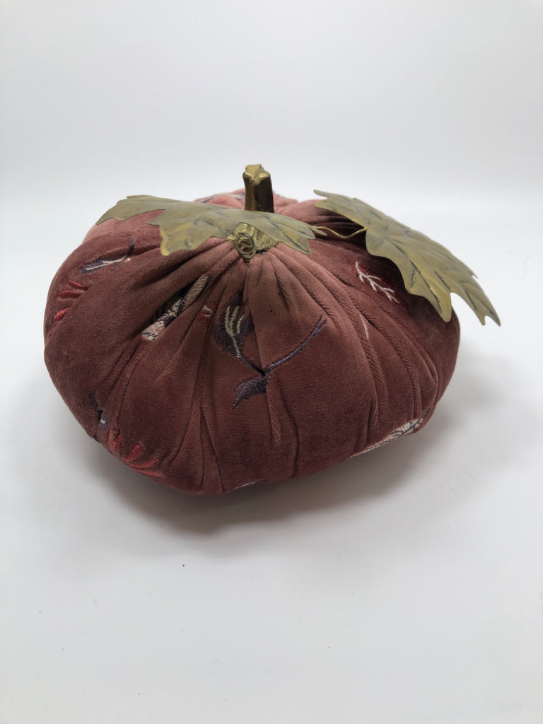 MAUVE FLORAL PUMPKIN W/GOLD LEAVES.