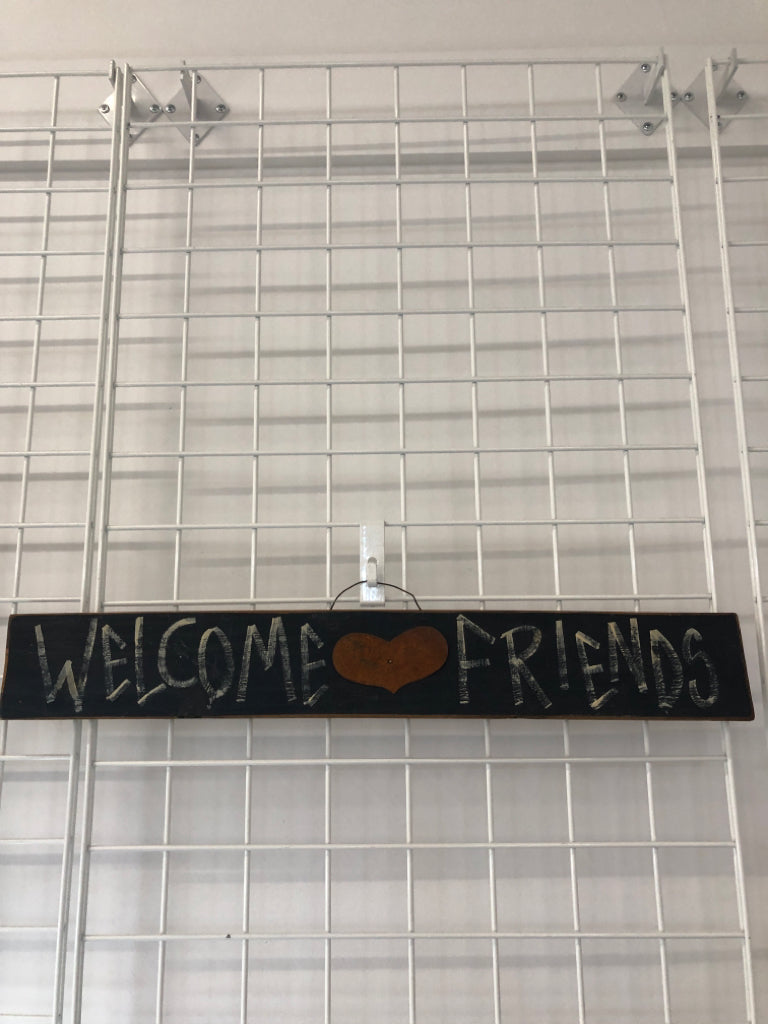 PRIMITIVE "WELCOME FRIENDS" W/ RUST HEART WALL ART.