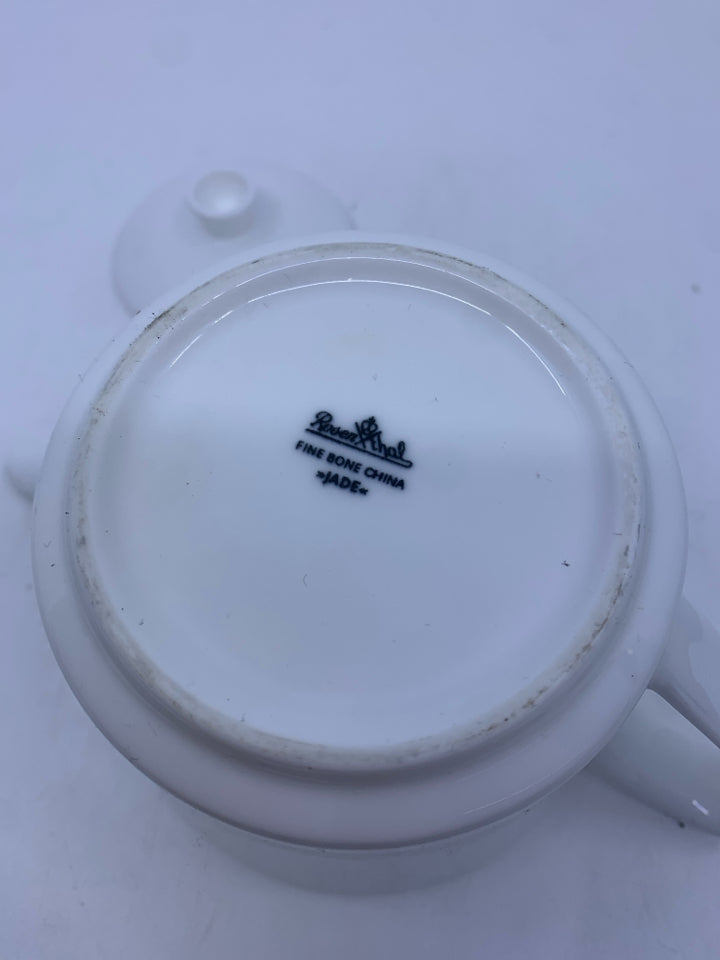 VTG WHITE SMALL TEAPOT.