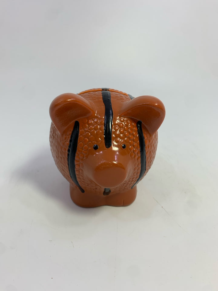 BASKETBALL CERAMIC PIGGY BANK.