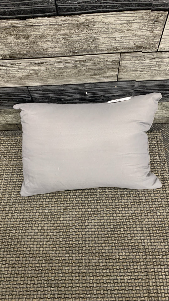 GREY RUFFLED ACCENT PILLOW.
