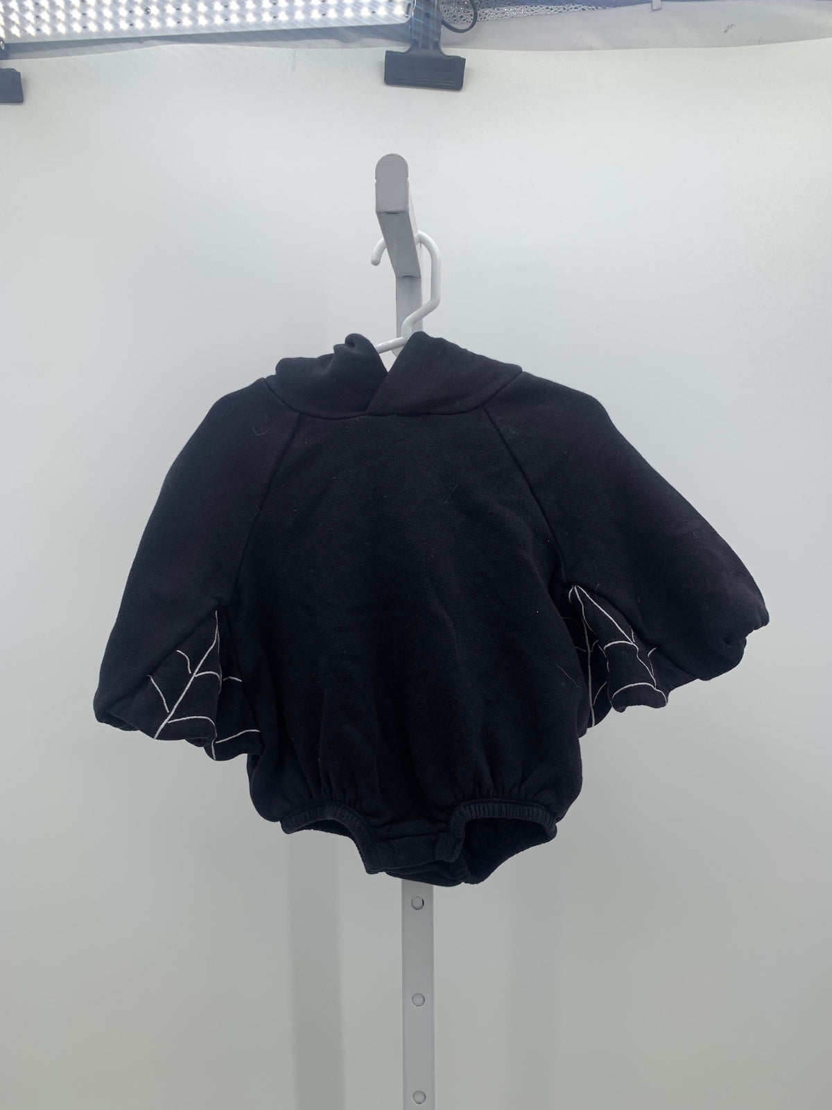 HOODED BAT KNIT