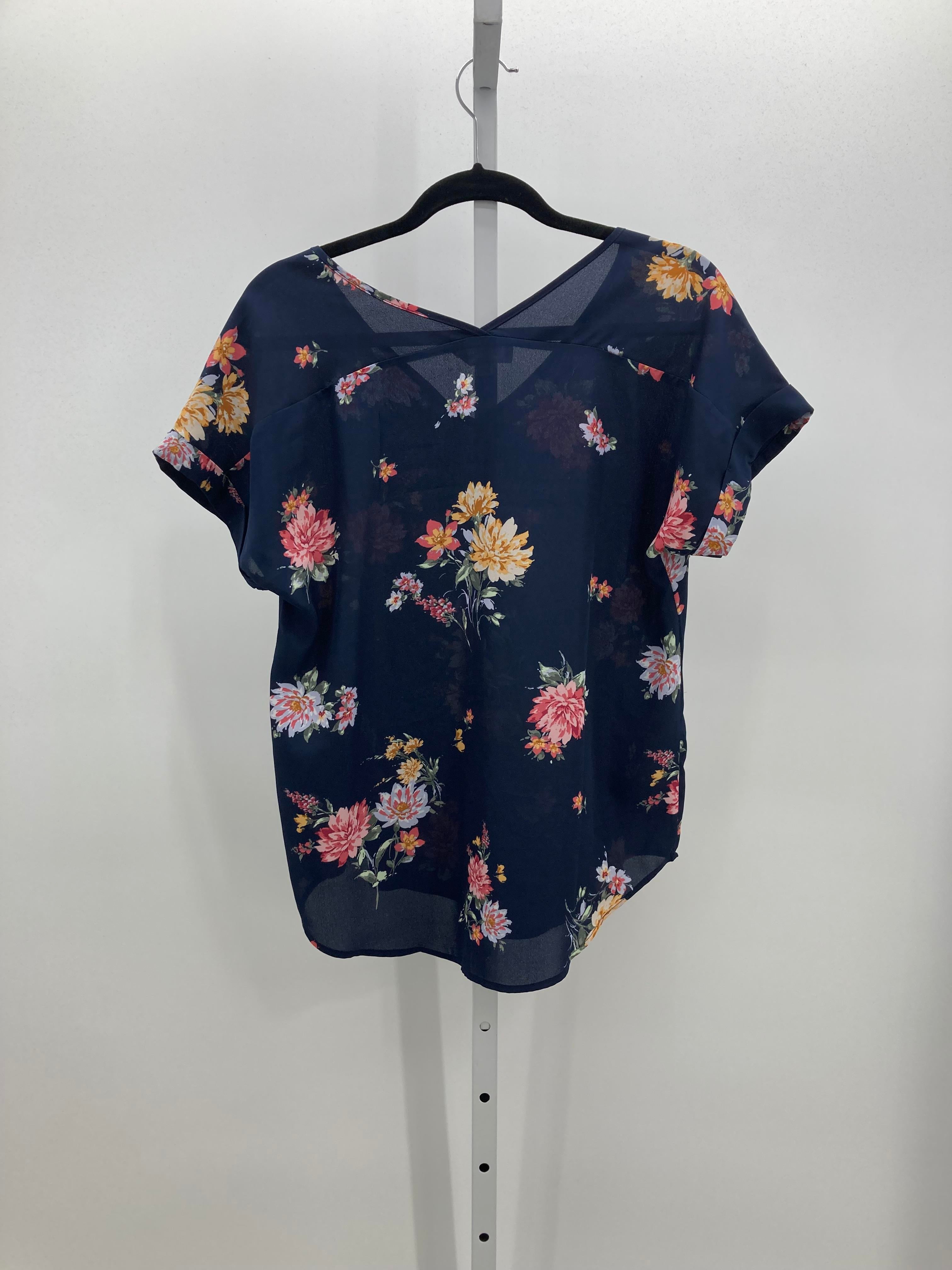 Pink Rose Size Large Juniors Short Sleeve Shirt