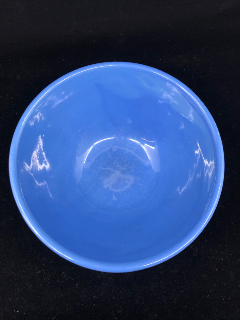 VTG BLUE POTTERY BOWL TEXTURED SIDES.