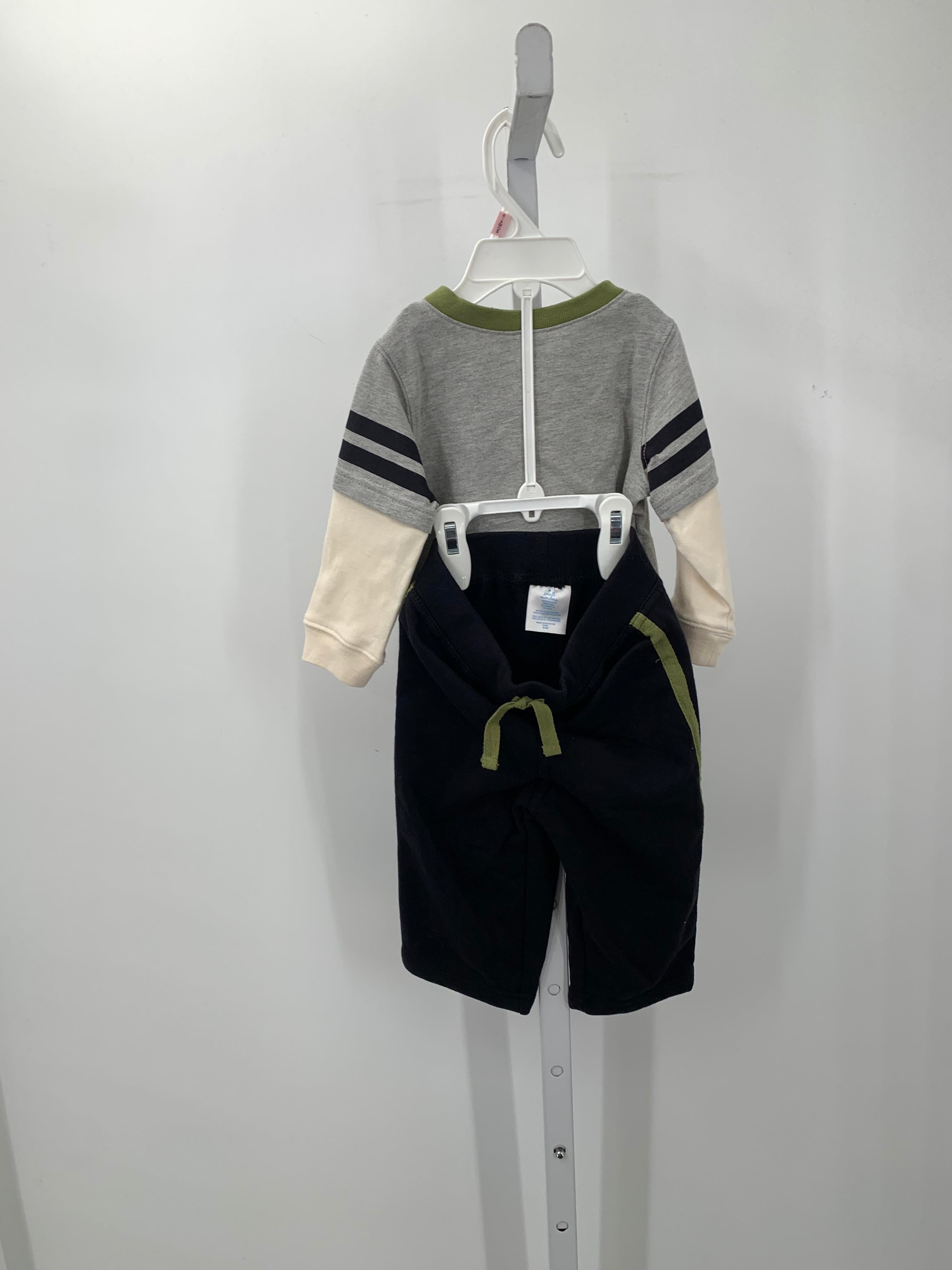 NEW BEARS KNIT SHIRT AND BLACK PANTS