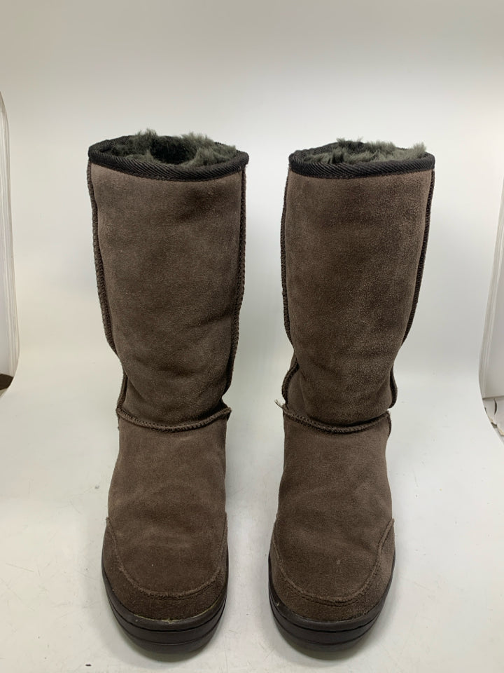 UGG Size 7 Juniors Boots