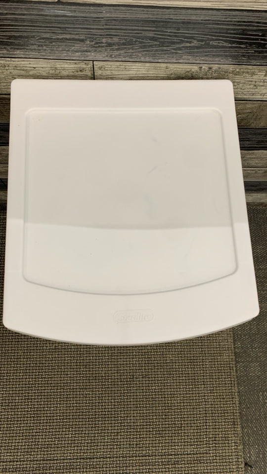 3 DRAWER WHITE STERILITE STORAGE.