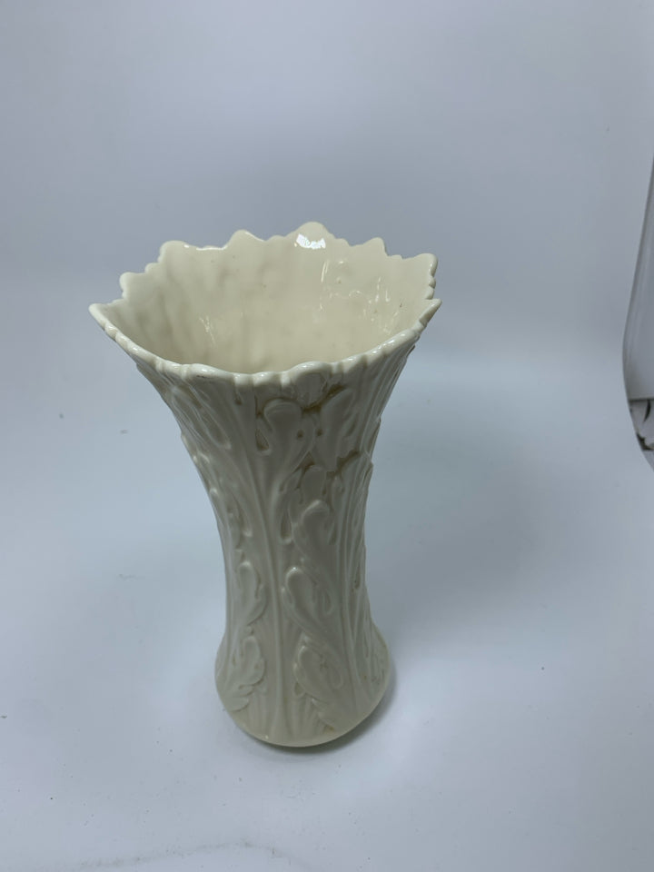 TEXTURED WOODLANDS LENOX VASE.