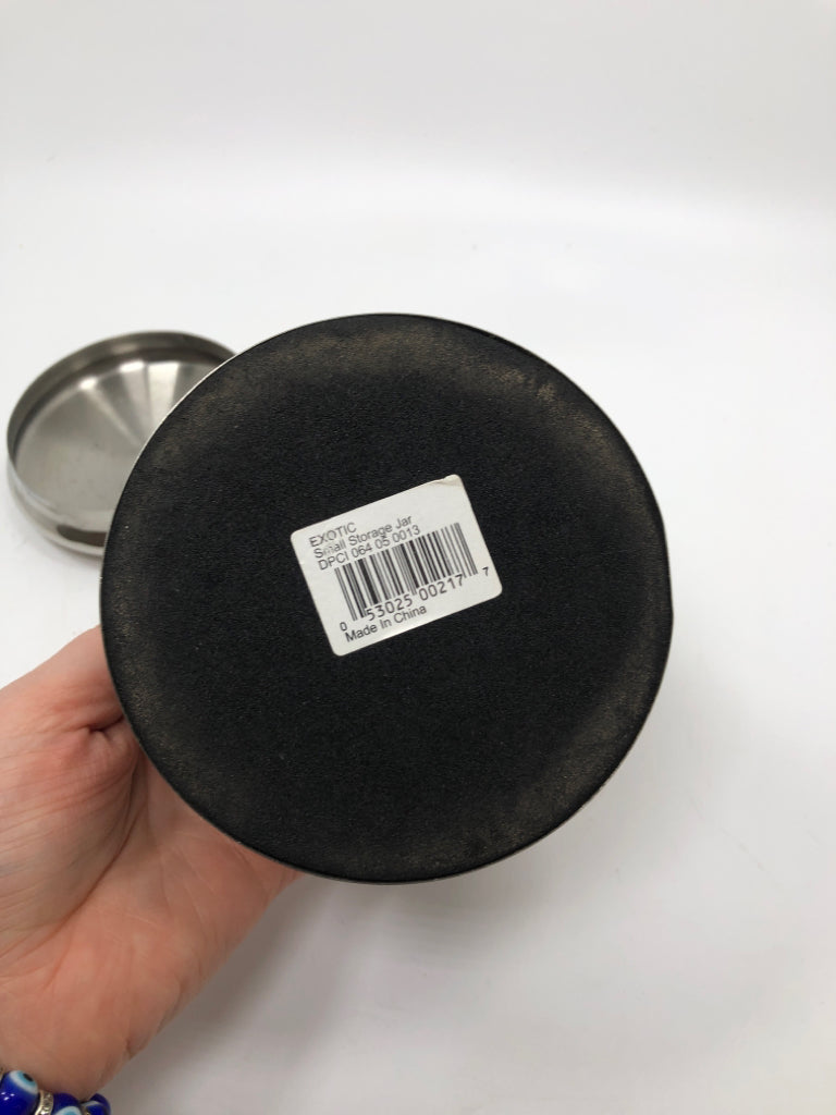 SM METAL STORAGE JAR W/WOVEN CASE.