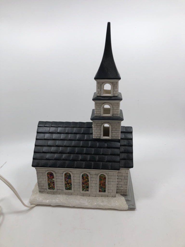LIGHT-UP STEEPLE W/STAINED GLASS WINDOWS.
