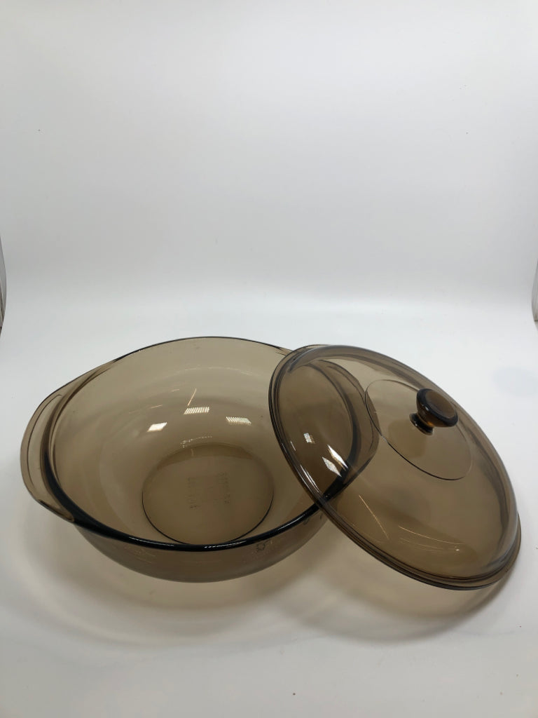 VTG VISION AMBER GLASS LIDDED CASSEROLE DISH.