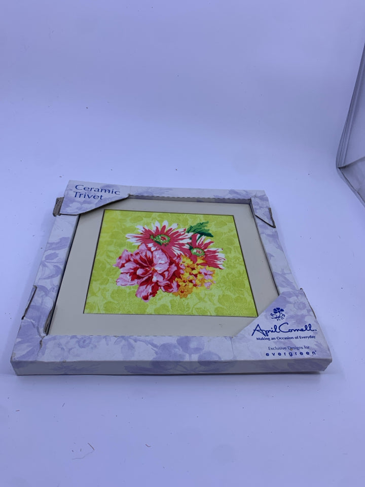 NIB CERAMIC TILE TRIVET.