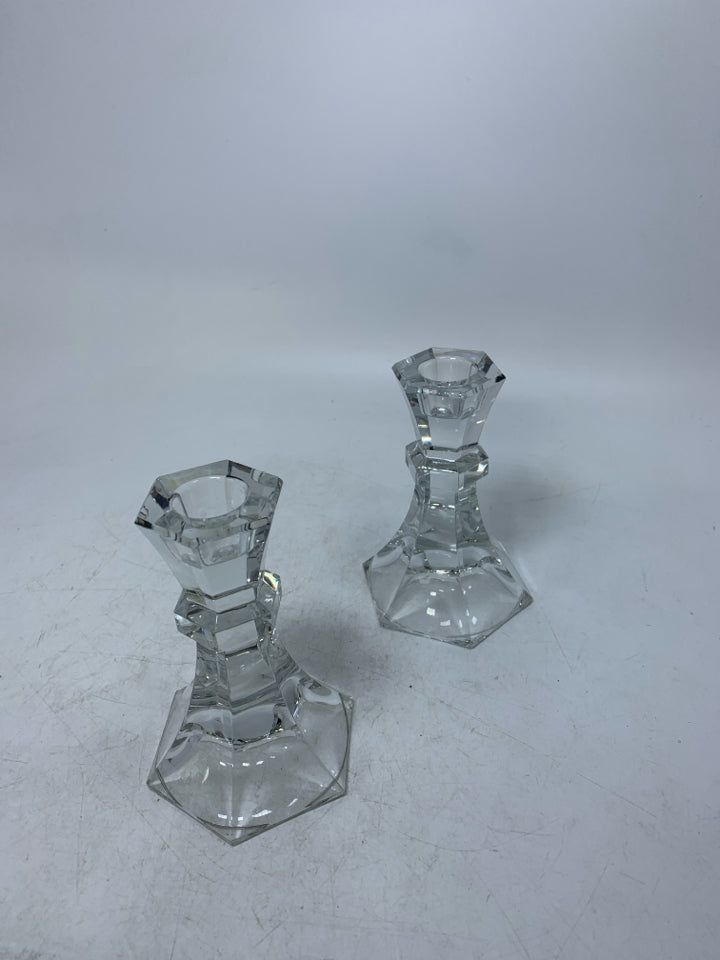 2 HEAVY GLASS TAPERED CANDLE HOLDERS.
