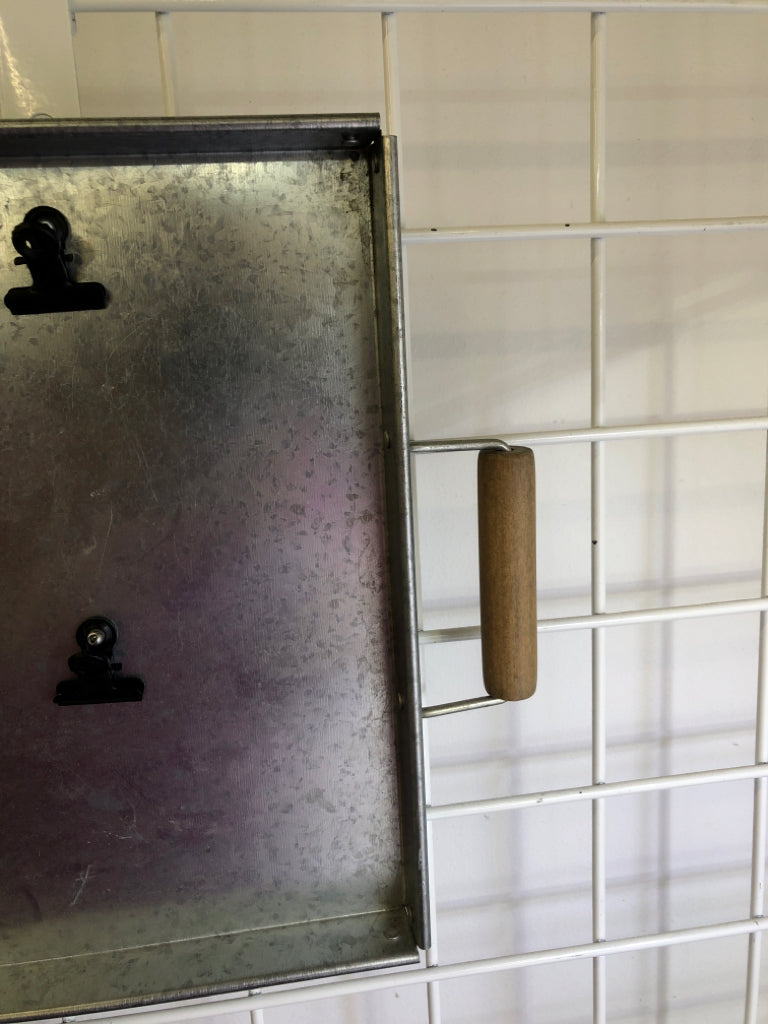 FAMILY LIFETIME OF LOVE METAL PLATTER PHOTO HOLDER.