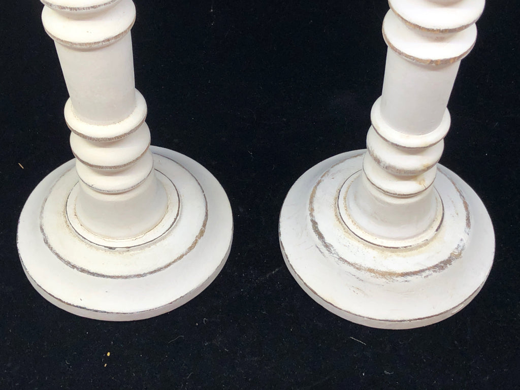 2 WHITE DISTRESSED PILLAR CANDLE HOLDER.