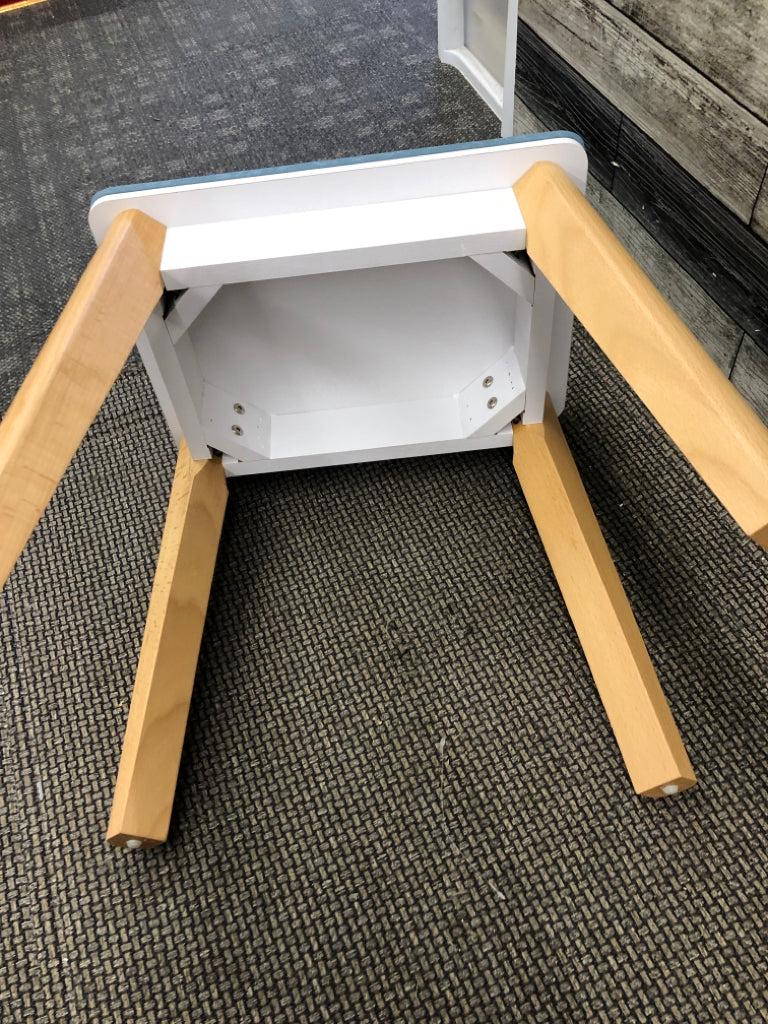 BLONDE LEG STOOLS W BLUE CUSHION.