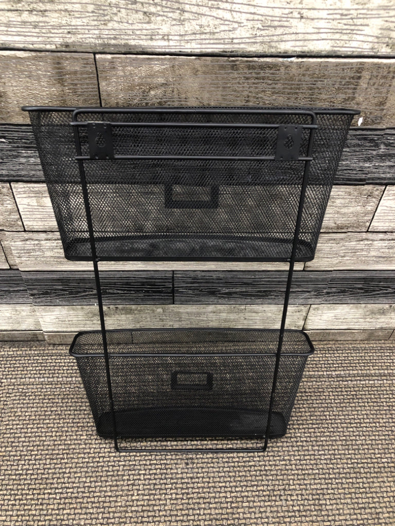 2-SLOT METAL ORGANIZER.