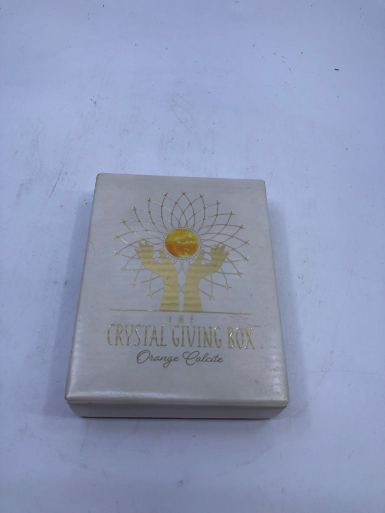 NIB CRYSTAL GIVING BOX.