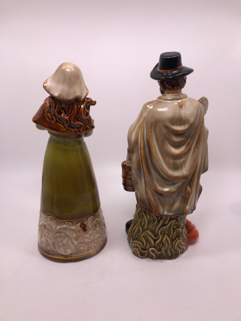 2PC THANKSGIVING COUPLE FIGURINES.