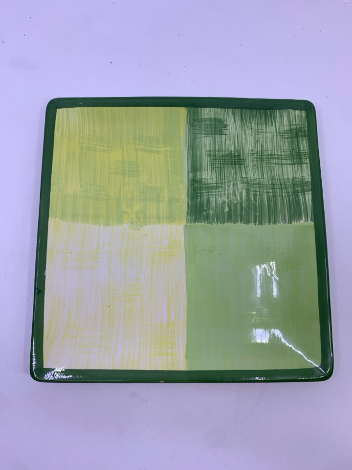 GREEN SQUARE PATTERN SERVING PLATE.