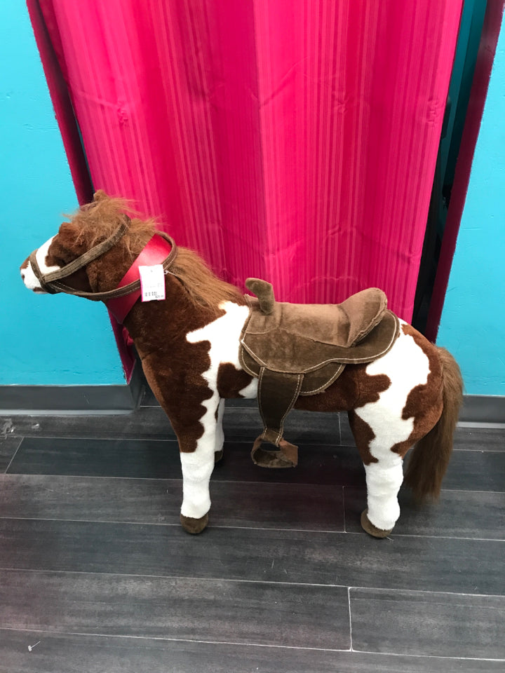 Magic Cabin Pinto Horse, Stationary Non-Rocking