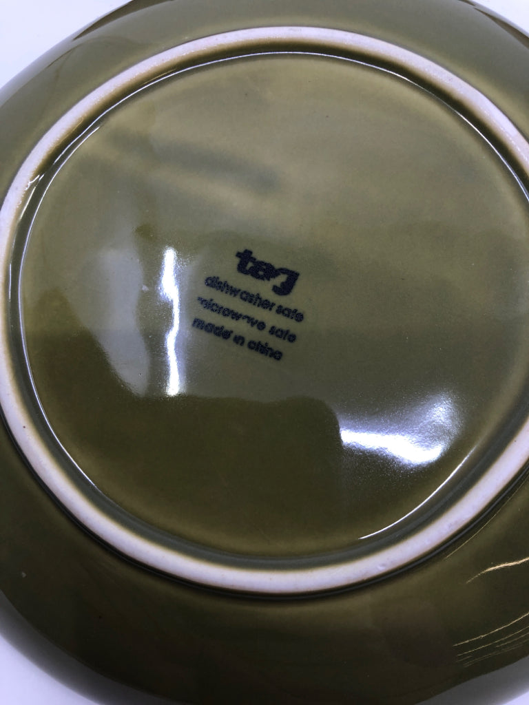 4PC LEAF SHAPED PLATES.