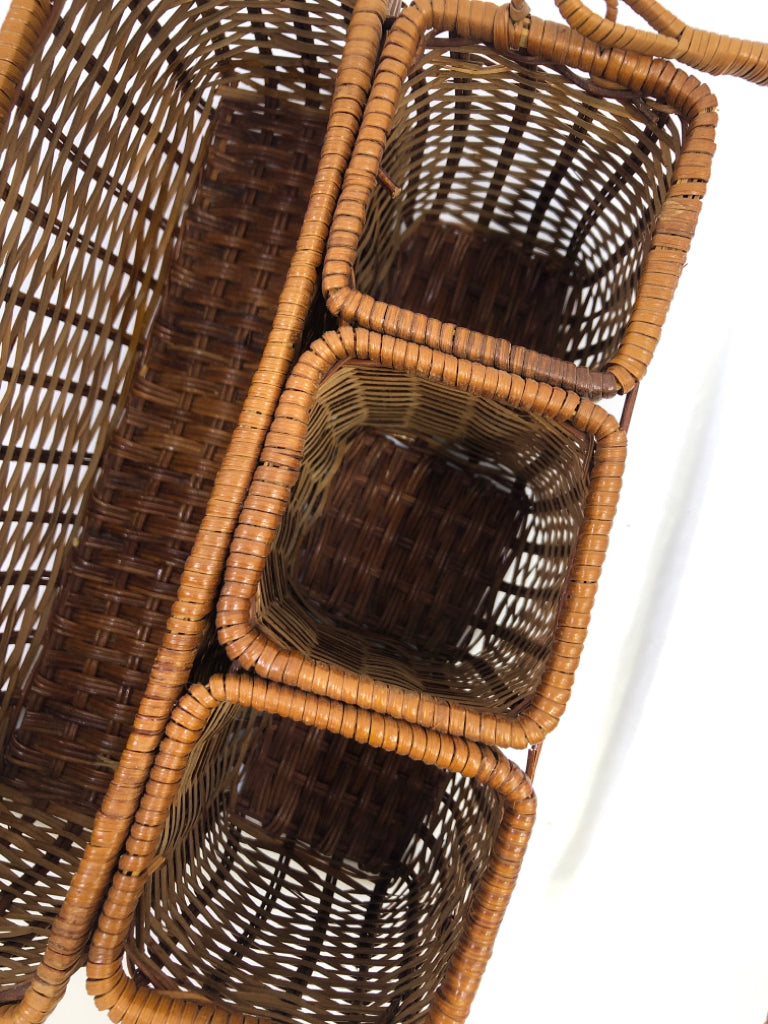WICKER UTENSIL HOLDER BASKET.