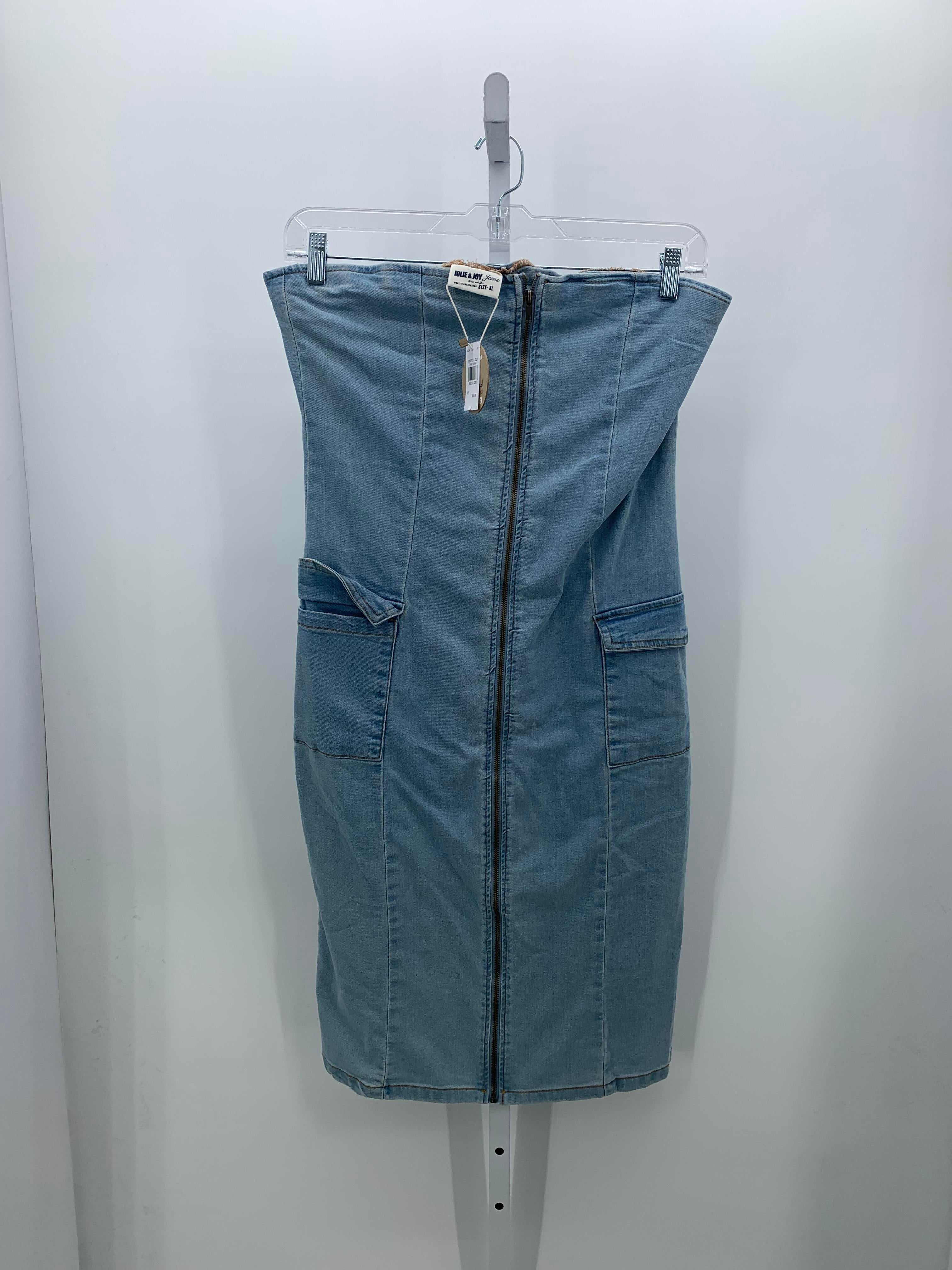 Size Extra Large Misses Sleeveless Dress