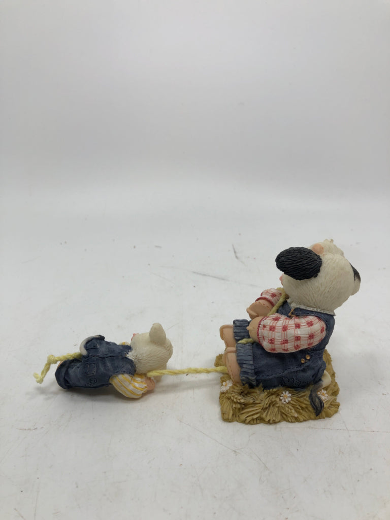 "HANGING OUT WITH MOO" MARY MOOMOOS FIGURINE.
