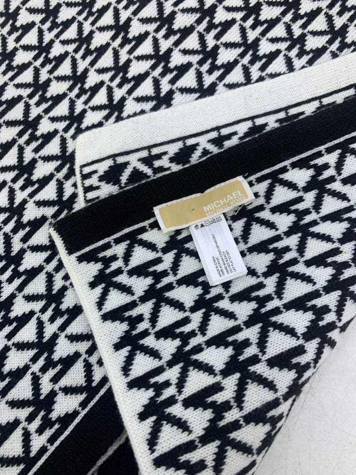 Michael Kors Logo Knit Scarf