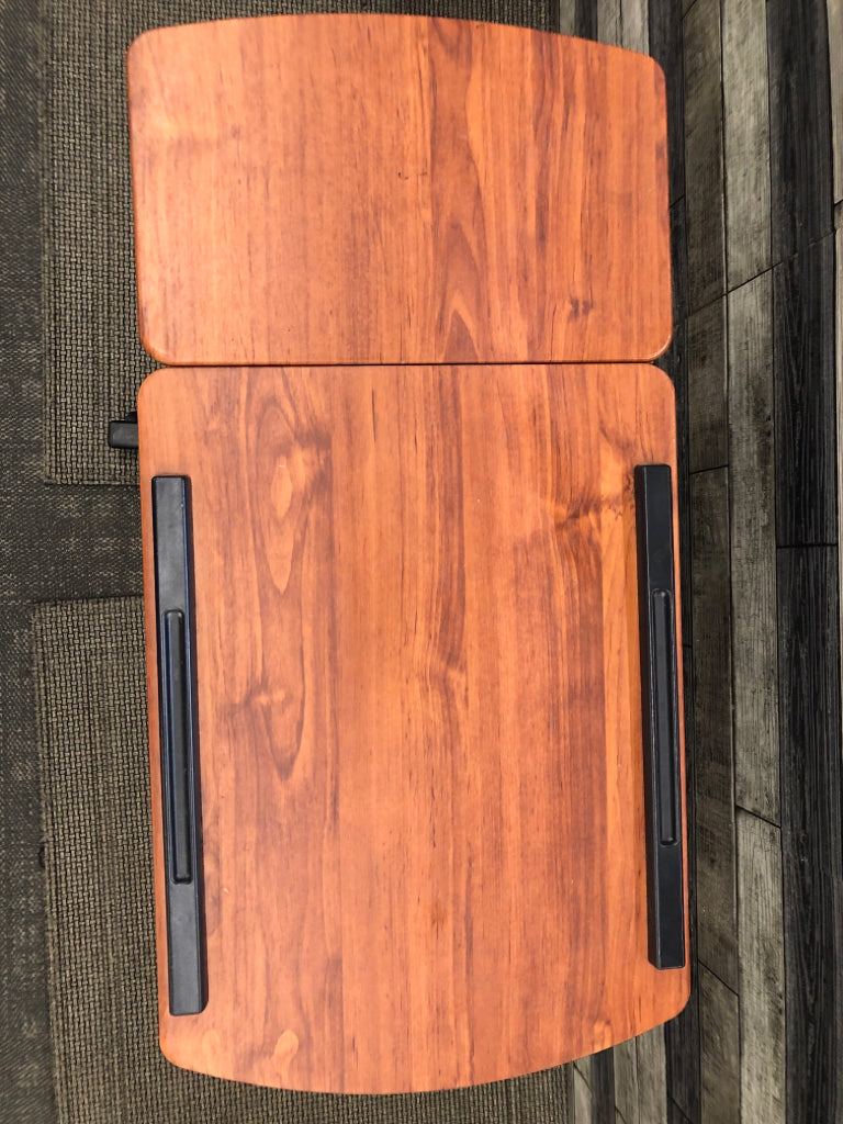 ADJUSTABLE FAUX WOOD DESK.
