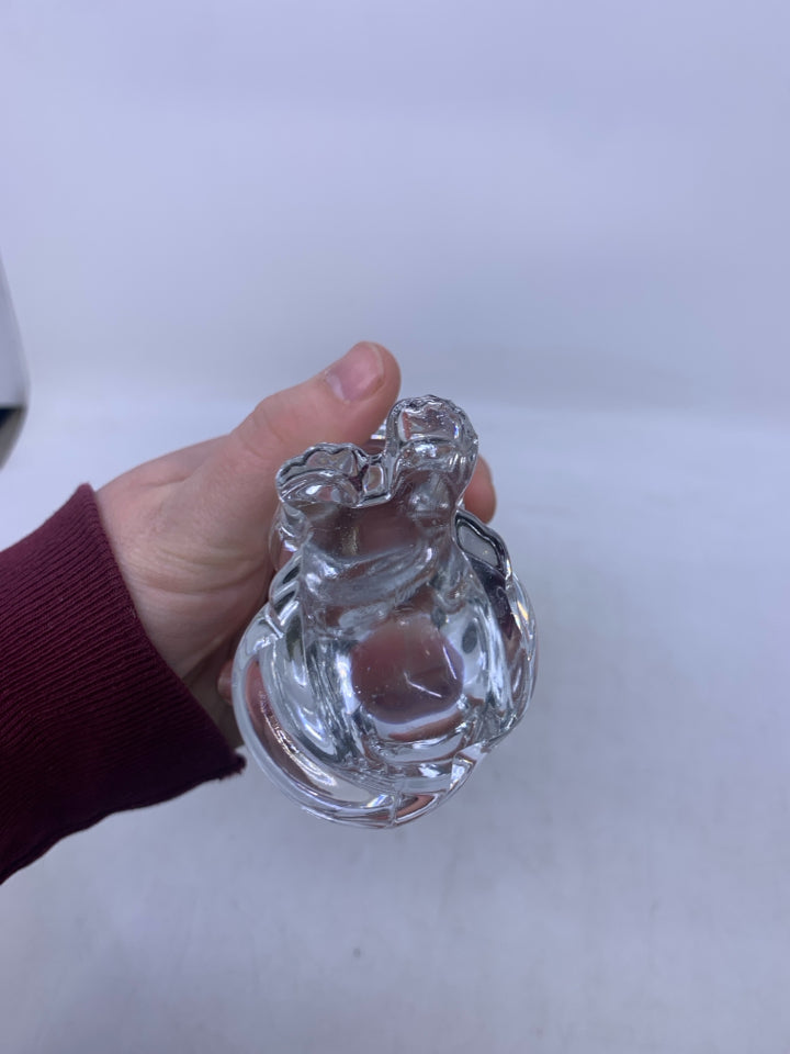 CLEAR GLASS SITTING CAT.