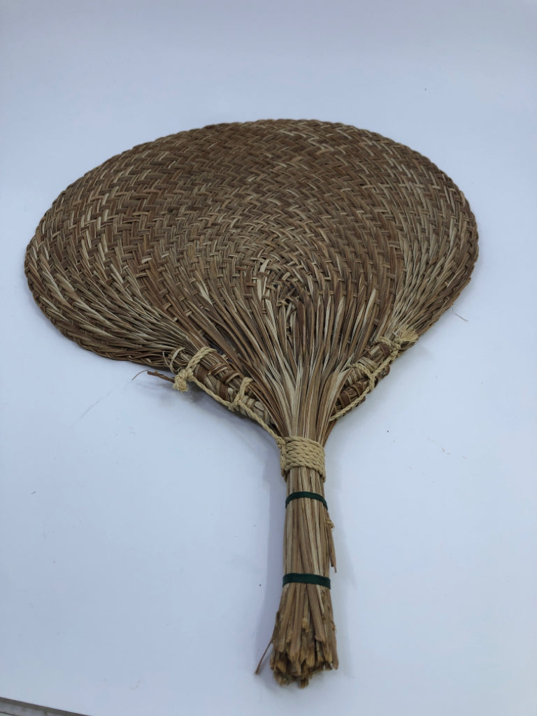 VTG WOVEN HAND FAN W/GREEN TIES.
