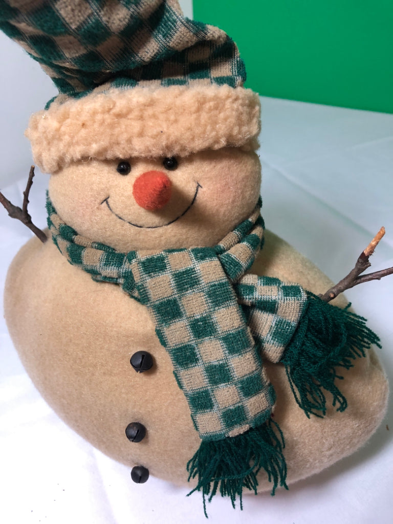 TAN PRIMITIVE SNOWMAN IN CHECKERED SCARF.