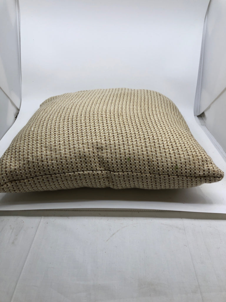 TAN/BROWN CHECK PILLOW.