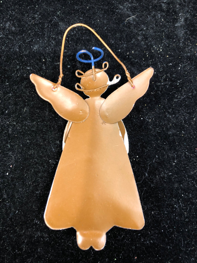 METAL ANGEL ORNAMENT.