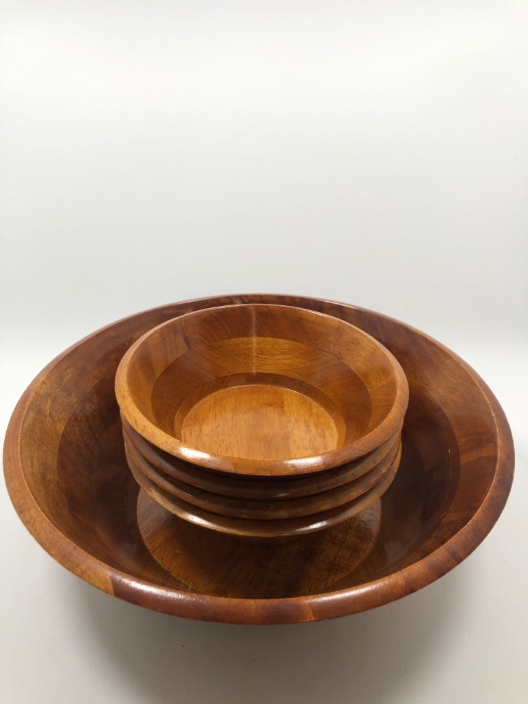 5PC WOODEN SALAD BOWL SET.