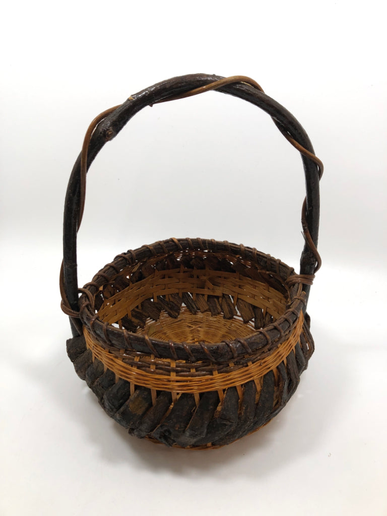 SPLIT WOOD & BARK BASKET.