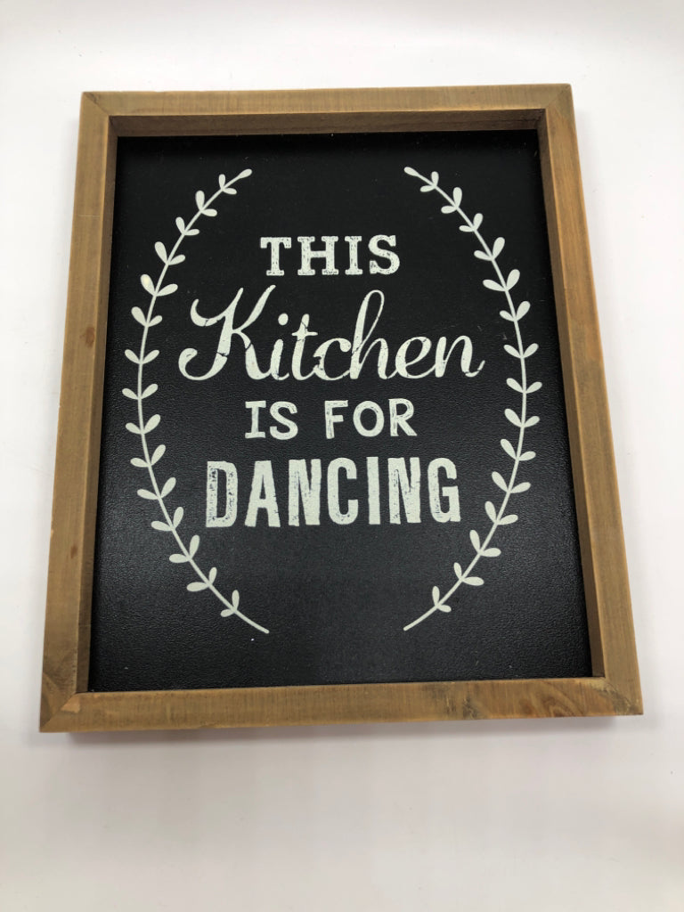 THIS KITCHEN IS FOR DANCING WALL-HANGING.