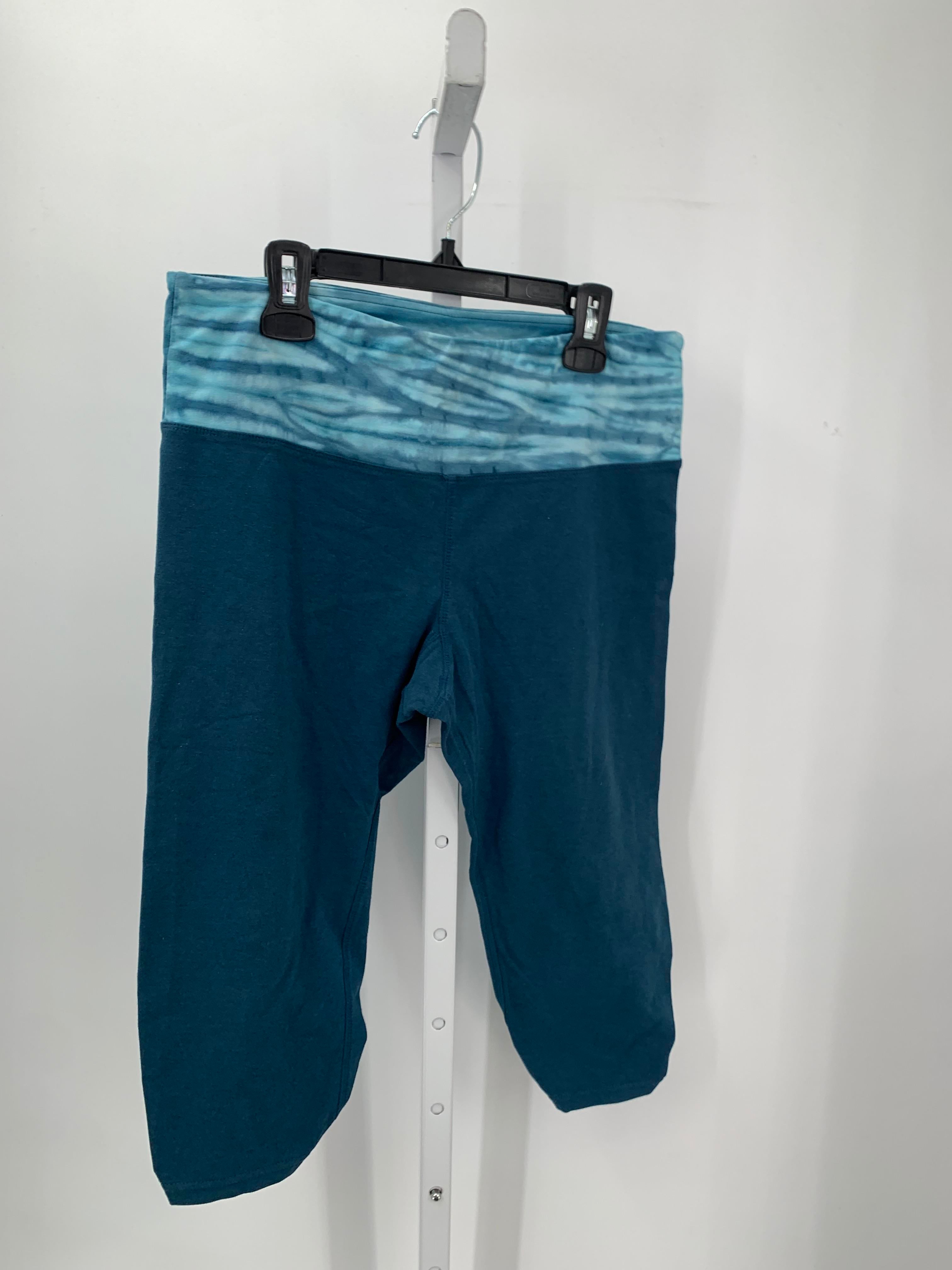 Earth Yoga Size Large Misses Capri Pants