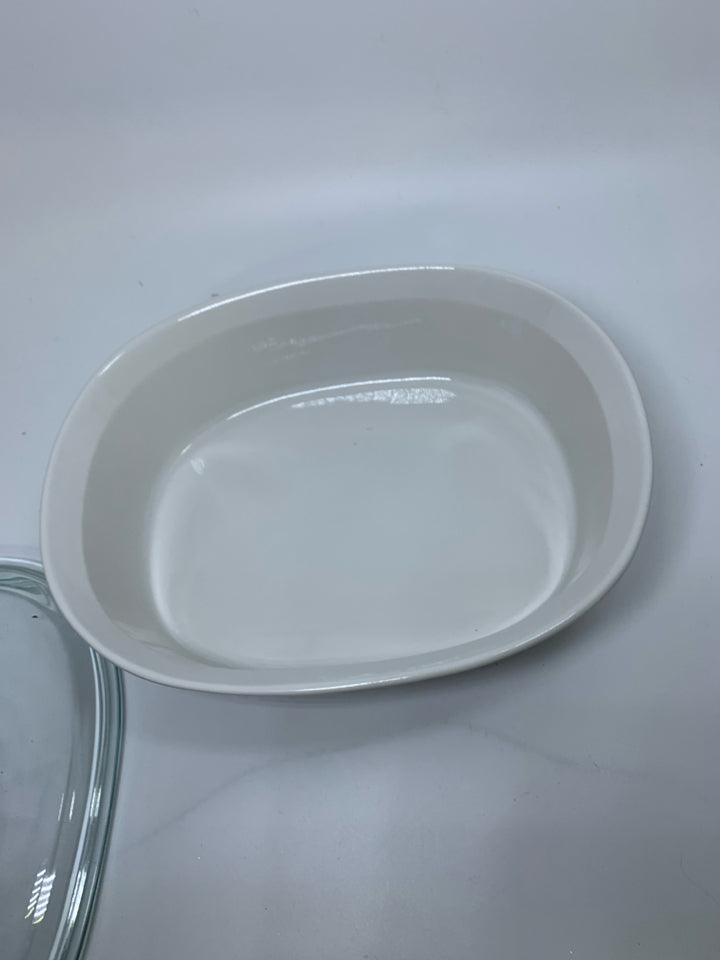 OVAL COVERED CASSEROLE RIBBED DISH.