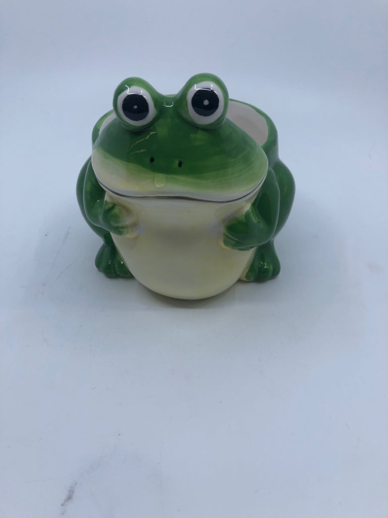 FROG PLANTER.