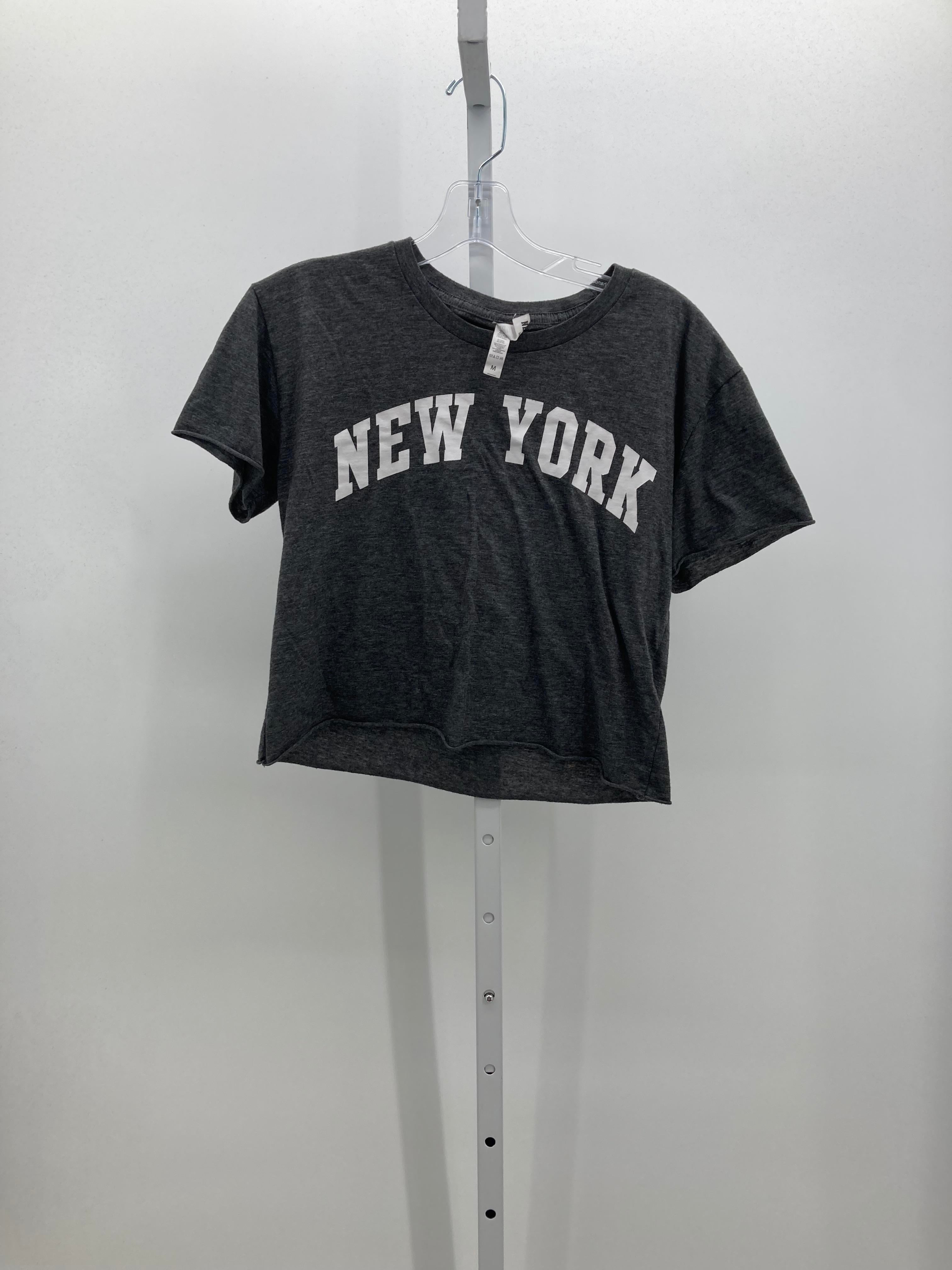 Size Medium Juniors Short Sleeve Shirt